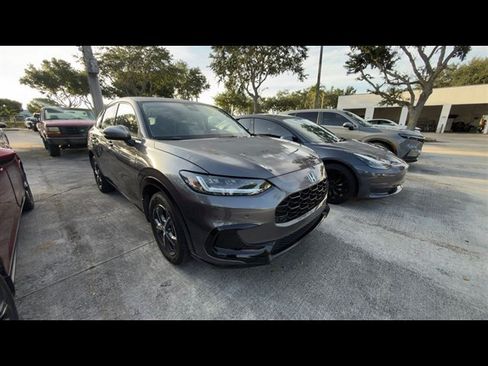 Certified 2024 Honda HR-V EX-L image 4