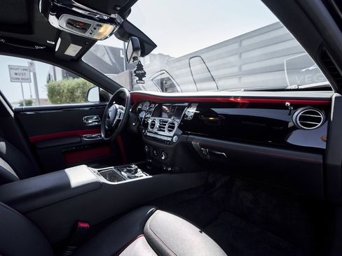 Used 2019 Rolls-Royce Ghost image 42