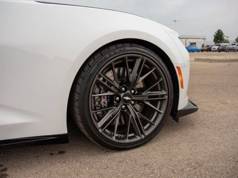 Used 2019 Chevrolet Camaro ZL1 RWD image 7