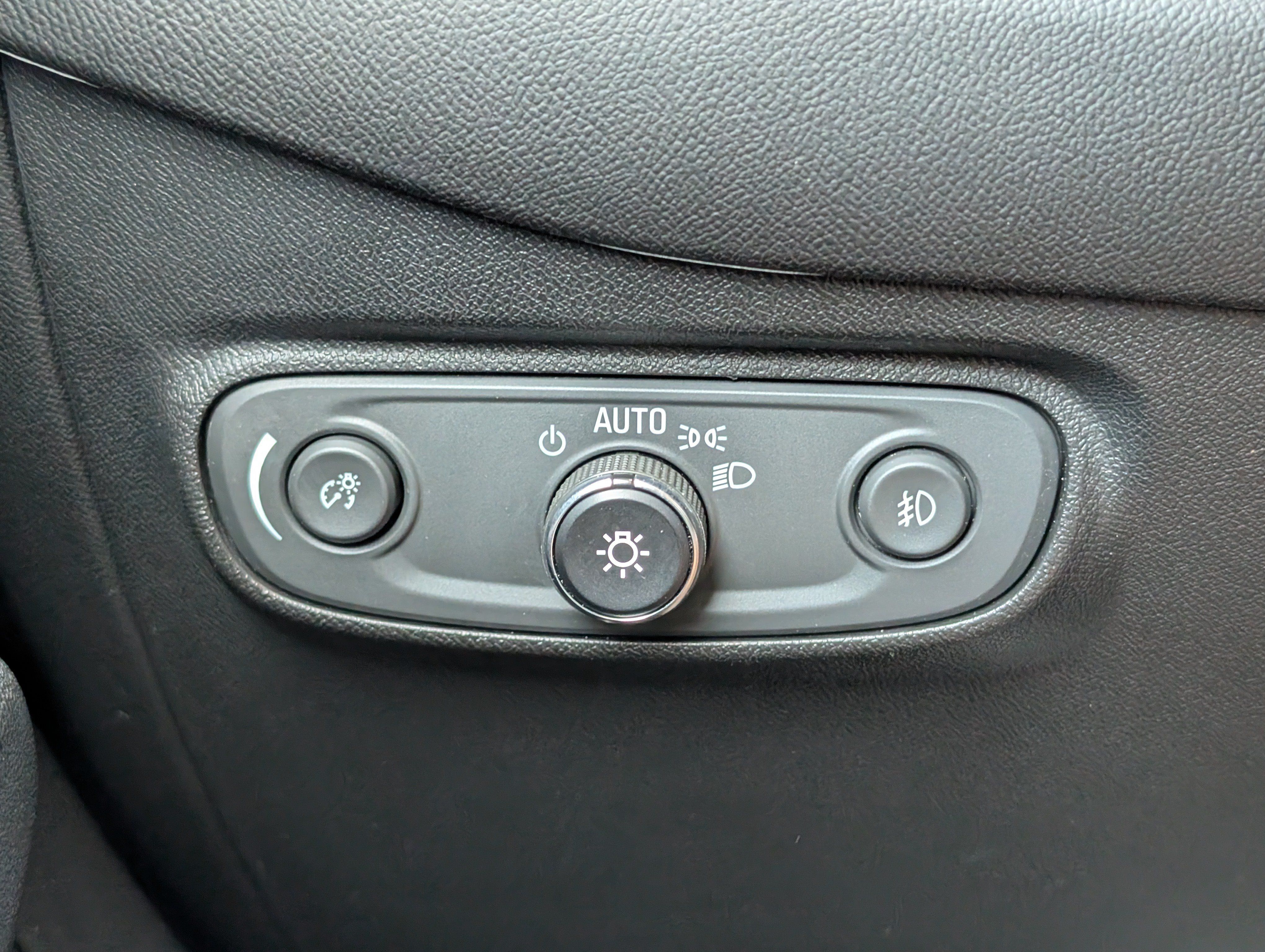 Used 2020 Chevrolet Equinox Premier AWD/4WD image 24