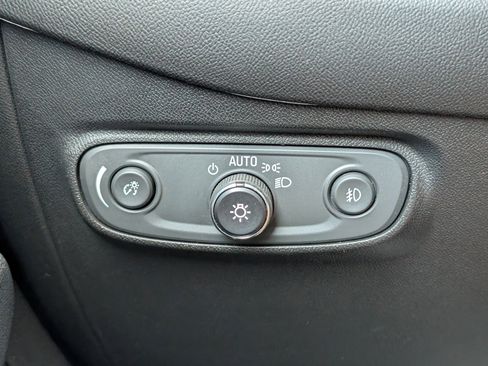 Used 2020 Chevrolet Equinox Premier AWD/4WD image 24