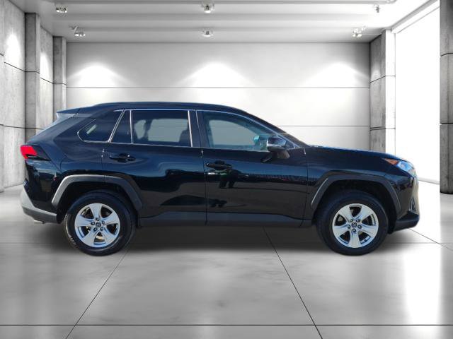 Used 2020 Toyota RAV4 XLE AWD/4WD image 5