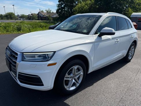 Used 2019 Audi Q5 2.0T Premium w/ Convenience Package AWD/4WD image 3