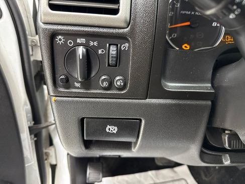 Used 2010 GMC Canyon SLE image 19