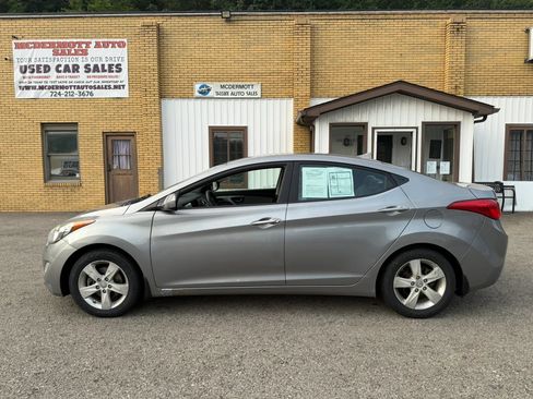 Used 2013 Hyundai Elantra GLS w/ Preferred Pkg FWD image 2