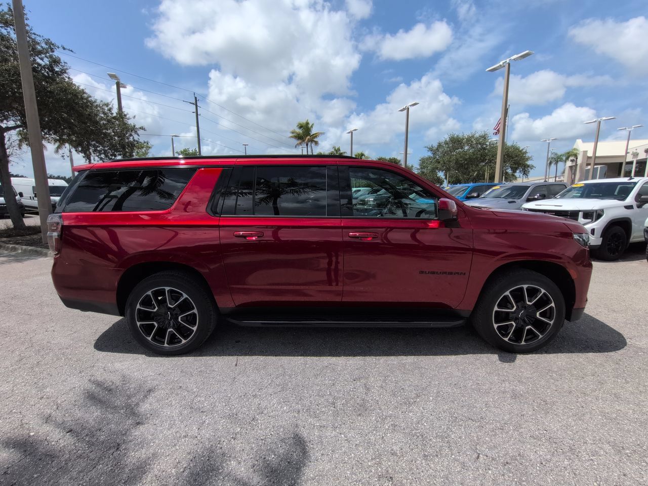 Used 2021 Chevrolet Suburban RST RWD image 4