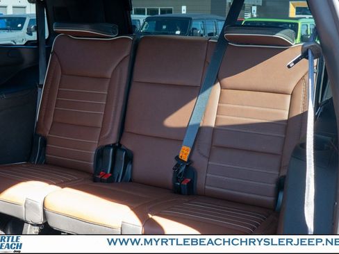 Used 2024 GMC Yukon Denali Ultimate image 13