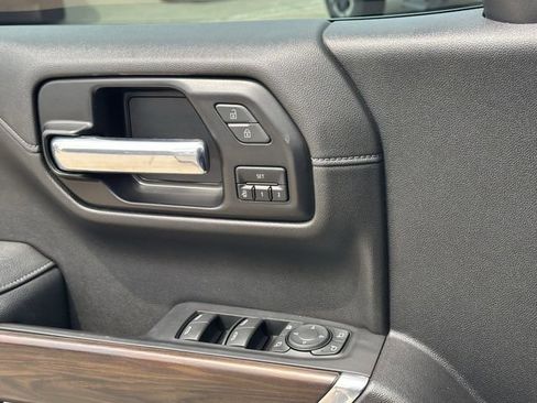 Used 2022 GMC Sierra 1500 SLT AWD/4WD image 28