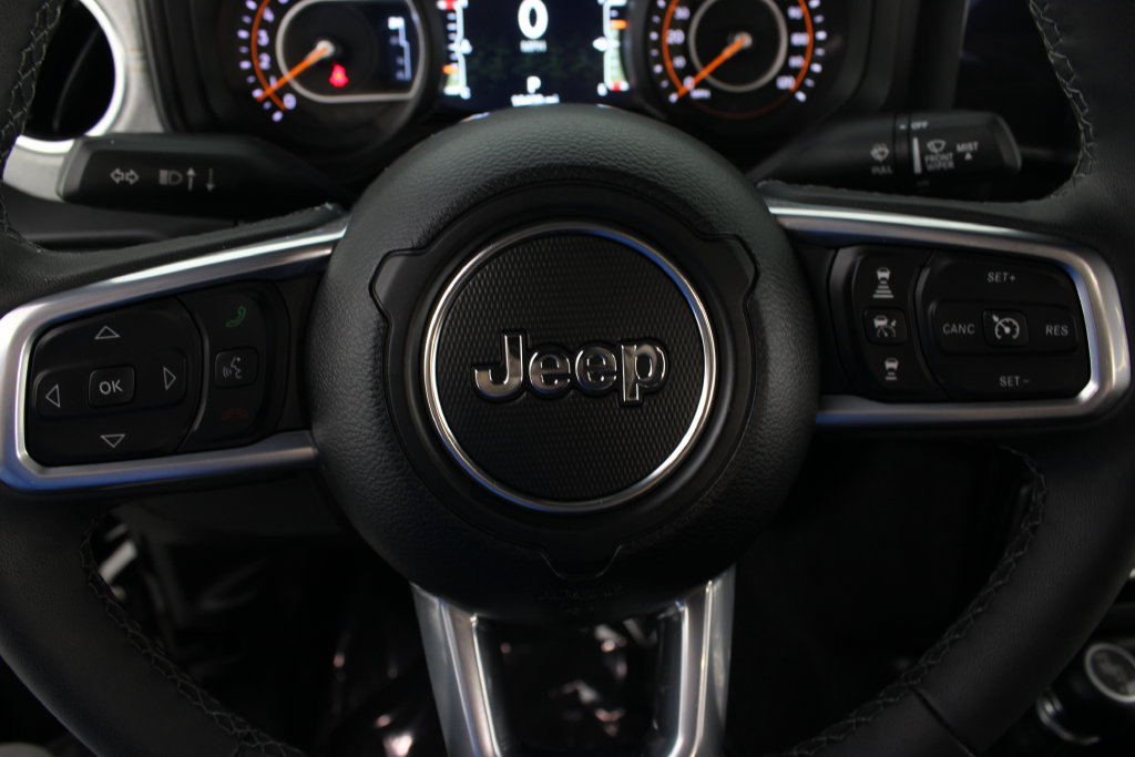 Used 2026 Jeep Wrangler Unlimited Sahara AWD/4WD image 19