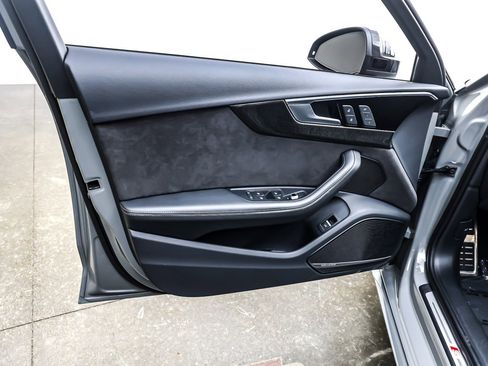 Used 2021 Audi S4 Premium Plus w/ Premium Plus Package image 21