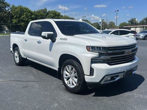 Used 2019 Chevrolet Silverado 1500 High Country w/ Technology Package AWD/4WD image 3