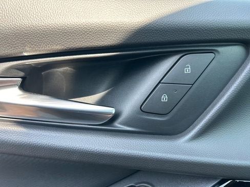 New 2026 Chevrolet Equinox LT w/ Convenience Package II image 24