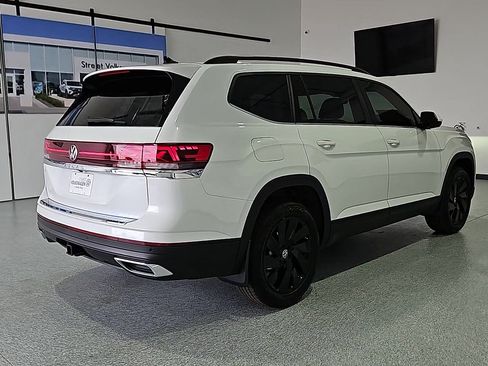 New 2026 Volkswagen Atlas SE FWD image 9
