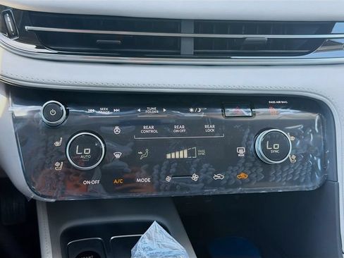 New 2027 INFINITI QX60 Luxe w/ Cargo Package FWD image 15