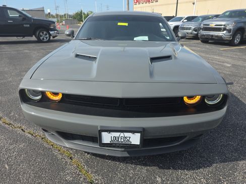 Used 2019 Dodge Challenger SXT w/ Blacktop Package RWD image 11