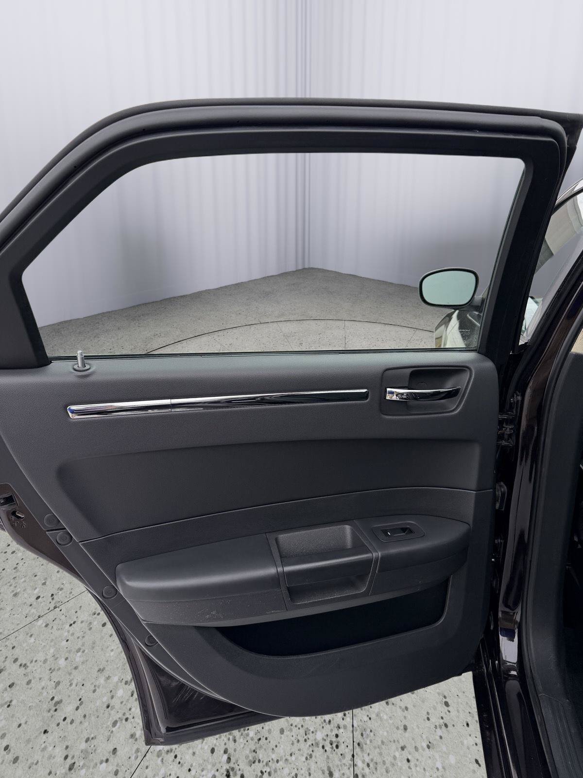 Used 2010 Chrysler 300 Touring AWD/4WD image 20