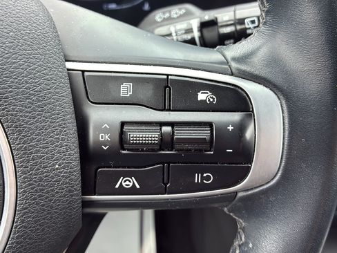 Used 2024 Kia Sportage EX FWD image 28