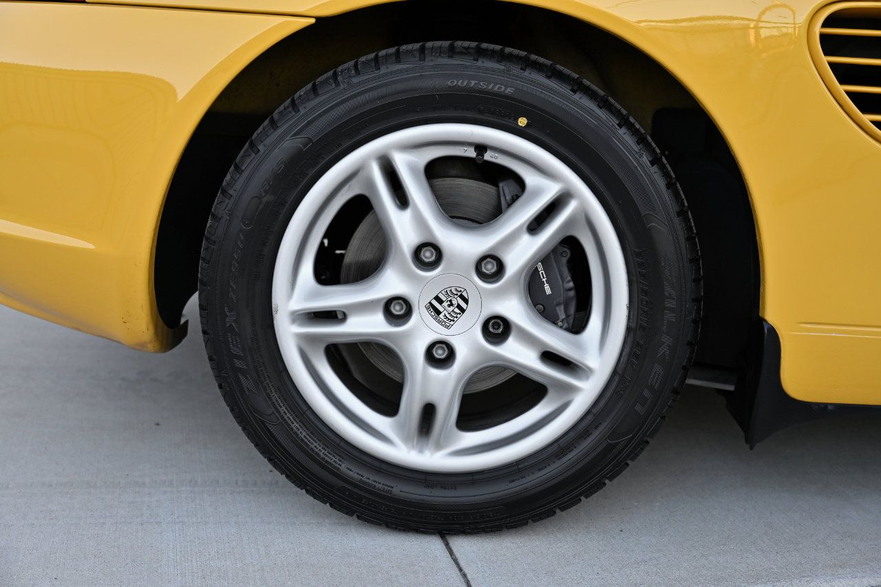Used 2003 Porsche Boxster RWD image 29