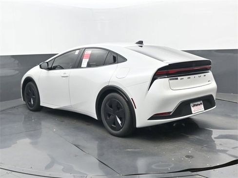 New 2026 Toyota Prius LE image 3