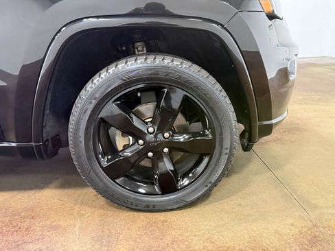 Used 2020 Jeep Grand Cherokee Altitude AWD/4WD image 87