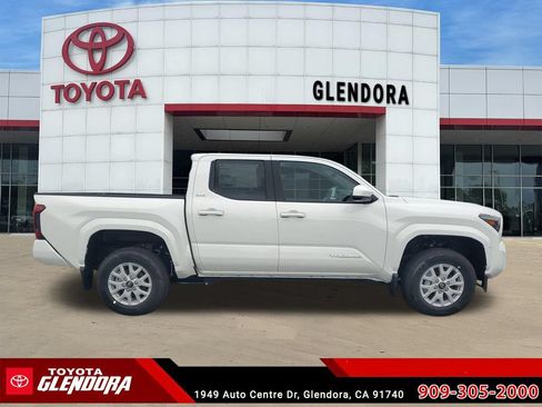 New 2026 Toyota Tacoma SR5 RWD image 2