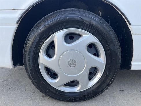 Used 2000 Toyota Camry LE image 18