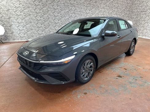 New 2026 Hyundai Elantra Blue image 3