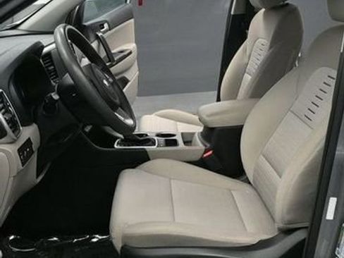 Used 2022 Kia Sportage LX w/ LX AWD Value Edition Package image 9