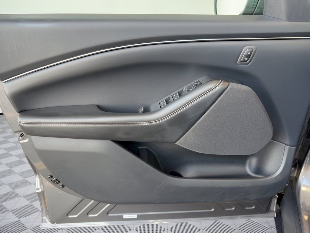 Used 2023 Ford Mustang Mach-E Select RWD image 14