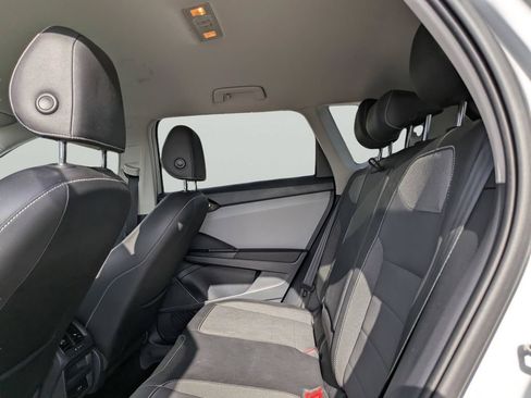 Certified 2023 Volkswagen Taos SE FWD image 16