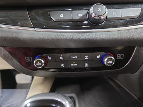 Used 2020 Buick Enclave Essence w/ Sound and Sites Package image 23