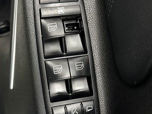 Used 2010 Mercedes-Benz ML 350 ML 350 4MATIC Sport Utility 4D image 25