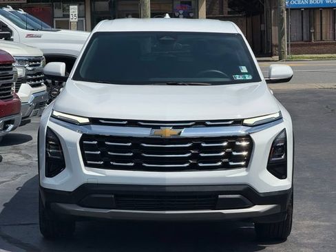 Used 2025 Chevrolet Equinox LT w/ LPO, Floor Liner Package AWD/4WD image 2