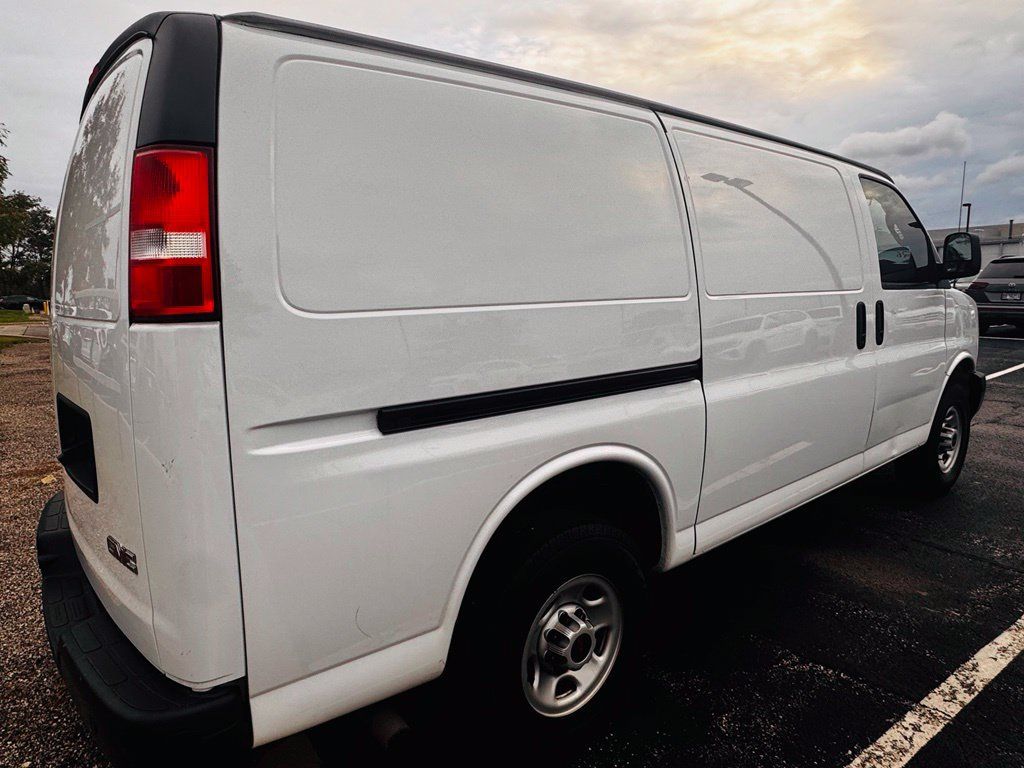 Used 2023 GMC Savana 2500 RWD image 6