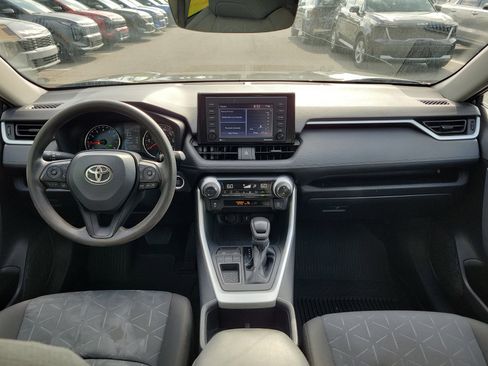 Used 2022 Toyota RAV4 XLE image 17