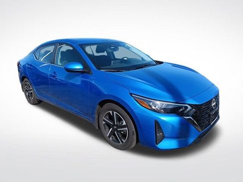 Used 2025 Nissan Sentra SV w/ All-Weather Package image 5