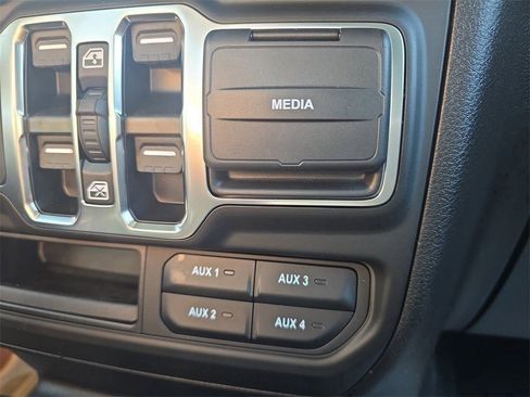 New 2025 Jeep Gladiator Sport w/ Premium Package image 21