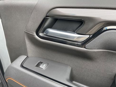 Used 2025 GMC Sierra 1500 AT4 w/ AT4 Premium Package image 41