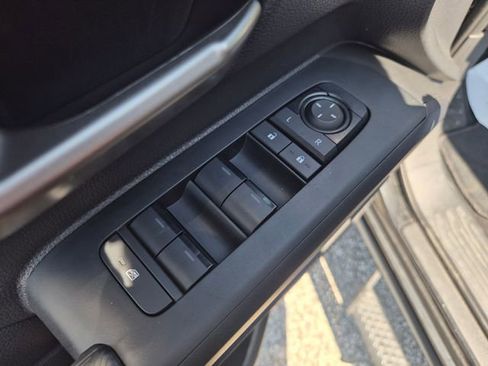 Used 2024 Toyota Tacoma TRD Sport AWD/4WD image 13