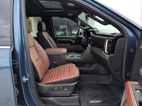 Used 2026 GMC Sierra 2500 Denali Ultimate w/ LPO, Black Badging Package AWD/4WD image 36