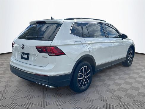 Used 2021 Volkswagen Tiguan SE image 6