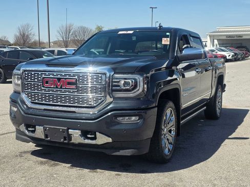 Used 2018 GMC Sierra 1500 Denali w/ Denali Ultimate Package image 3
