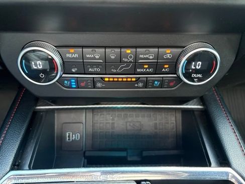 Used 2020 Ford Expedition Limited w/ Equipment Group 303A AWD/4WD image 34