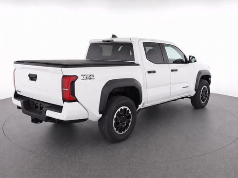 Used 2025 Toyota Tacoma TRD Off-Road w/ TRD Off Road Upgrade Package AWD/4WD image 4