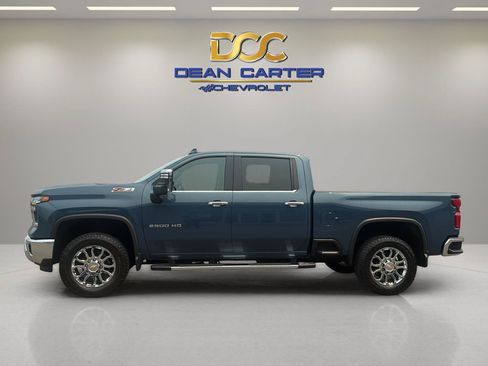 Used 2024 Chevrolet Silverado 2500 LTZ w/ LTZ Convenience Package AWD/4WD image 2