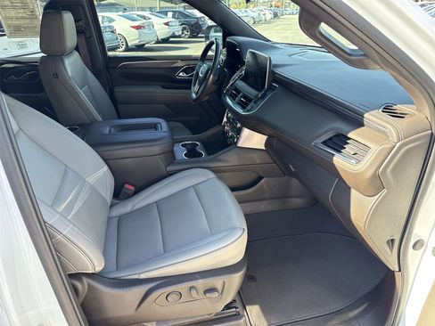 Used 2022 GMC Yukon SLT w/ SLT Premium Package image 40