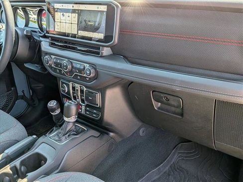 Used 2024 Jeep Wrangler Unlimited Rubicon w/ Technology Group image 21