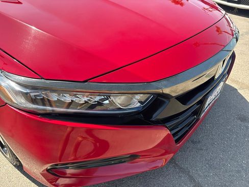 Used 2018 Honda Accord Sport image 6