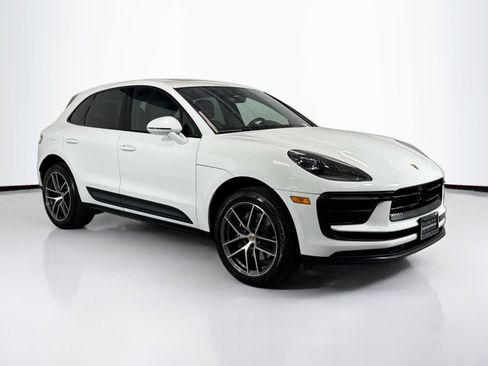 Used 2025 Porsche Macan AWD/4WD image 7