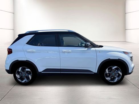 New 2026 Hyundai Venue SEL image 9